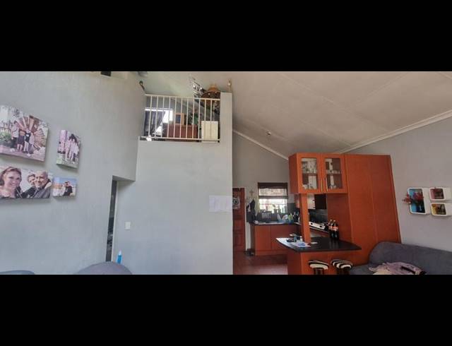 3 BEDROOM TOWNHOUSE FOR SALE IN HEUWELSIG ESTATE